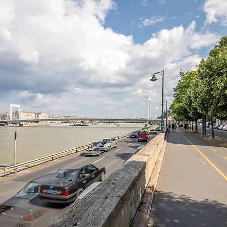Mese * Budapeszt