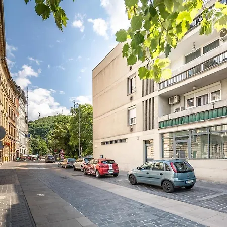 Mese Apartament *